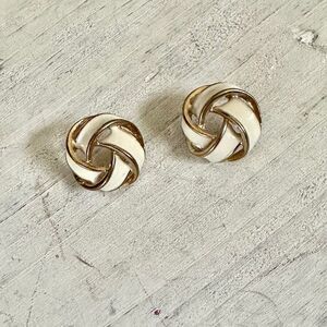 Cream and gold tone swirl post earrings